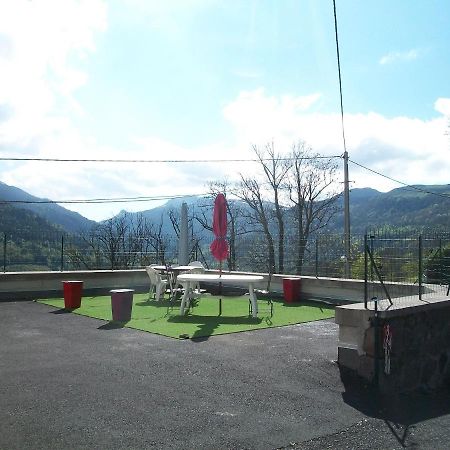 Vacances Au Pied Des Monts Du Cantal Laveissiere Ngoại thất bức ảnh